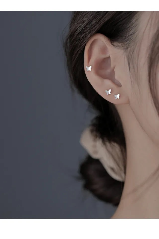 حلق برسينج شكل فراشات بتصميم رقيق ومميز