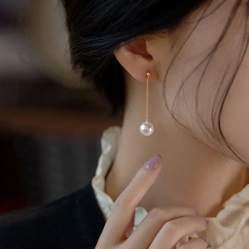 حلق دروب ستانلس مطلي بماء الذهب مع لولي بتصميم بسيط