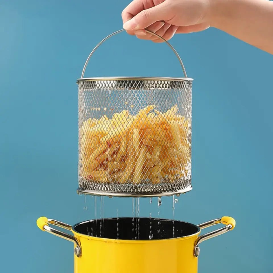 حلة تحمير بطوط تيفال بالباسكت وغطاء زجاجي المكونات: حلة + غطاء زجاج حراري + باسكت شبك + مقبض استانلس