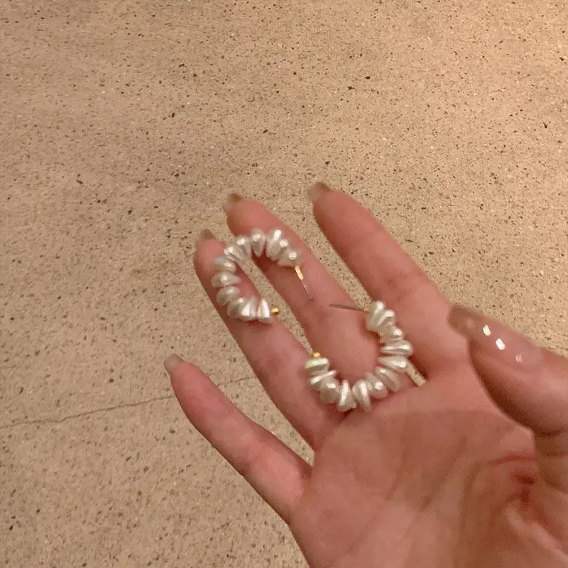 حلق لولي كاجوال مناسب للارتداء بالمناسبات والحياة اليومية