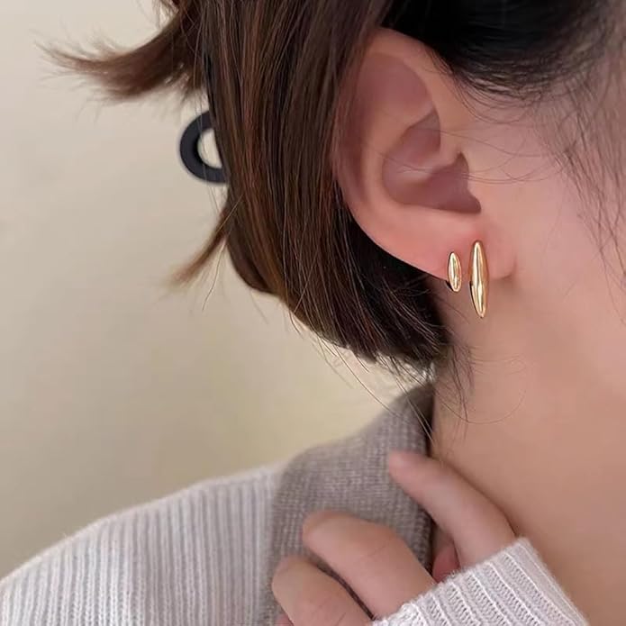 حلق أذن ذهبي مزدوج بتصميم مائل – ستايل مينيمال عصري