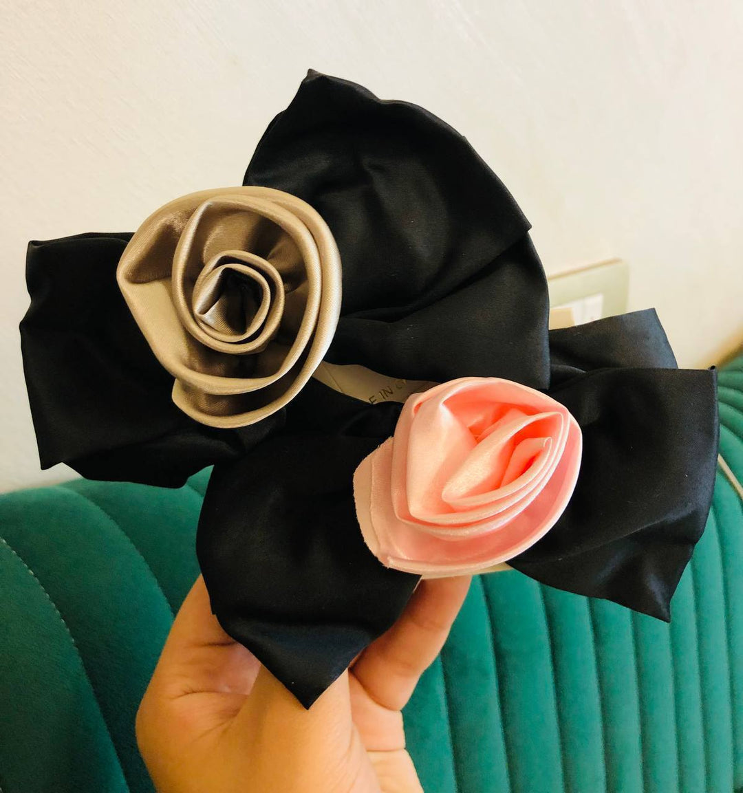 توكة للشعر فيونكة مع وردة