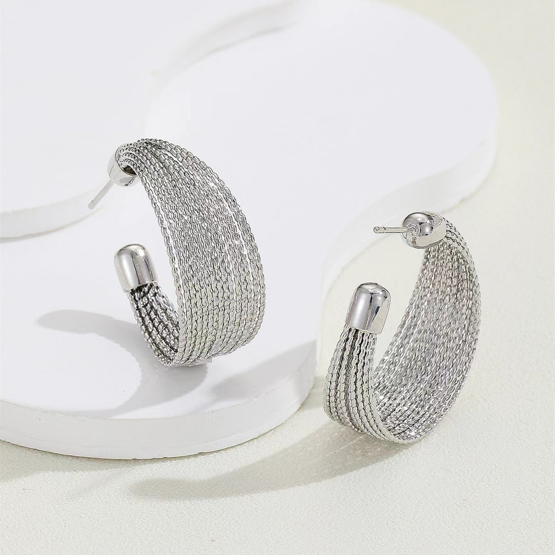 حلق هوب فضي عريض – تصميم مودرن