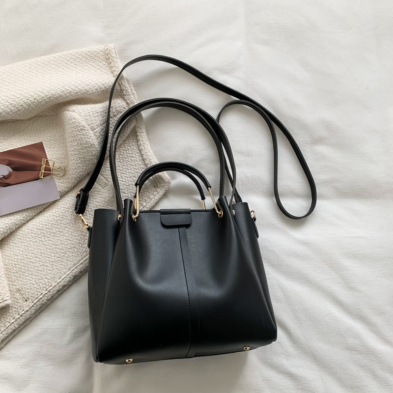 شنطة حريمي جلد معالج PA سوداء