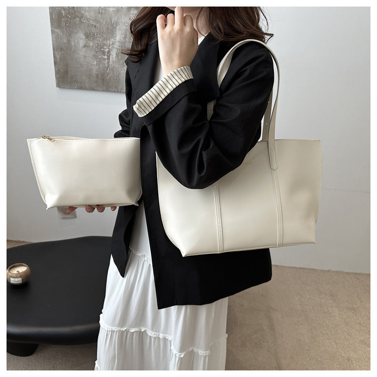 شنطة توت كبيرة أنيقة (حقيبة + باوتش داخلي) - ٢ قطعة