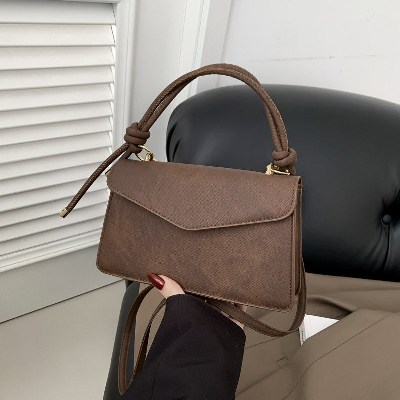 شنطة كروس بودي جلد PA بني بتصميم أنيق وعصري