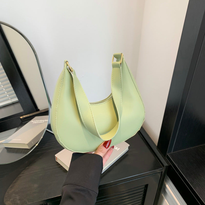 شنطة كتف نسائية جلد صناعي فاخر – تصميم عصري وأنيق