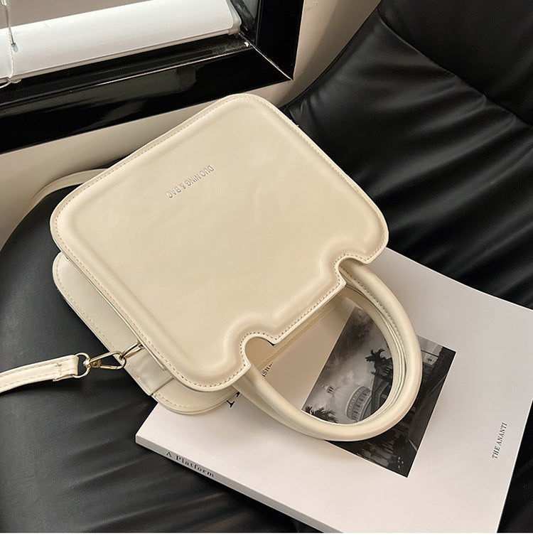 شنطة يد نسائية جلد معالج PA – تصميم أنيق وعصري