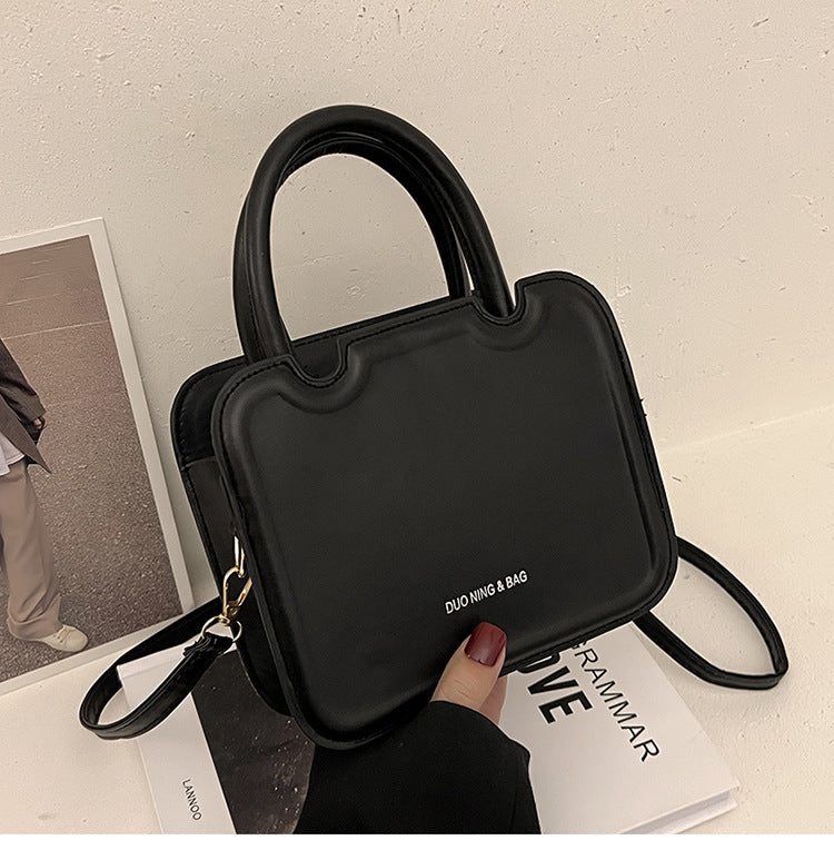 شنطة يد نسائية جلد معالج PA – تصميم أنيق وعصري