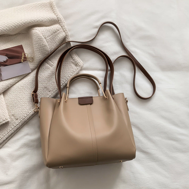 شنطة حريمي جلد معالج PA سوداء