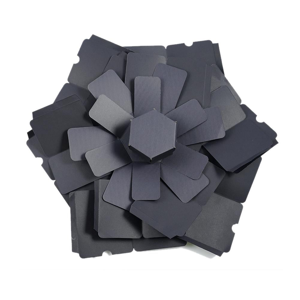 اكسبلوجن بوكس بتصميم ابداعي مع قلب احمر لتقديم الهدايا