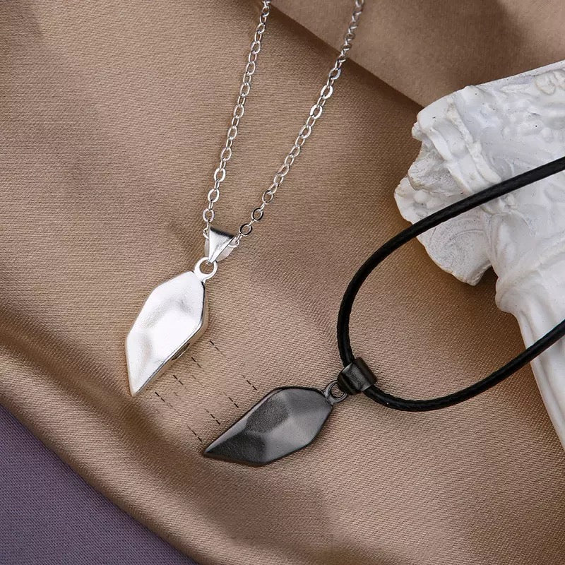 سلسلة كابلز قطعتين مغناطيس شكل قلب - batcino.com