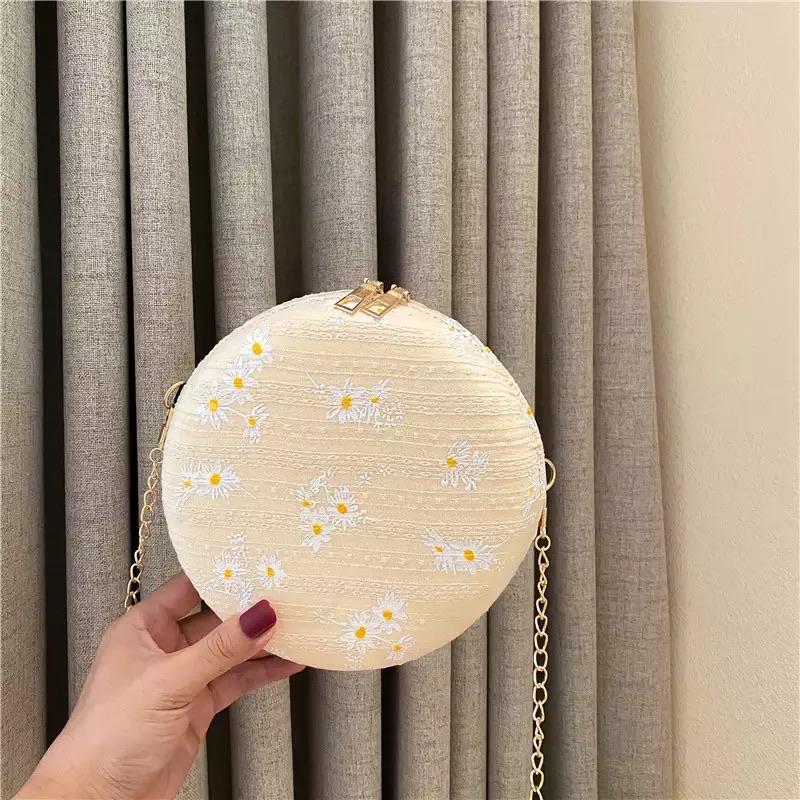 حقيبة نسائية كروس بودي بتصميم الزهور - batcino.com