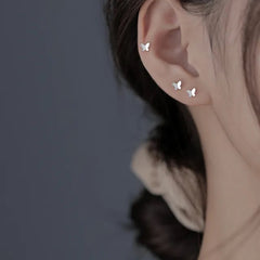 حلق برسينج شكل فراشات بتصميم رقيق ومميز