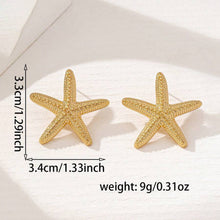 حلق نجمة البحر الذهبي بتصميم عصري