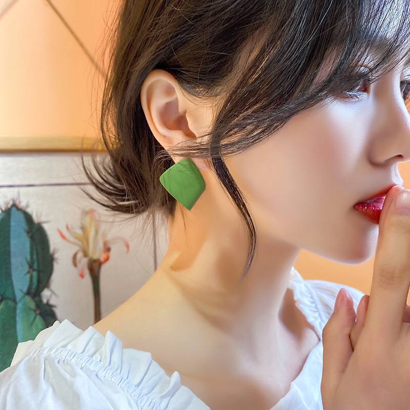 حلق اكريليك تصميم عصري - batcino.com