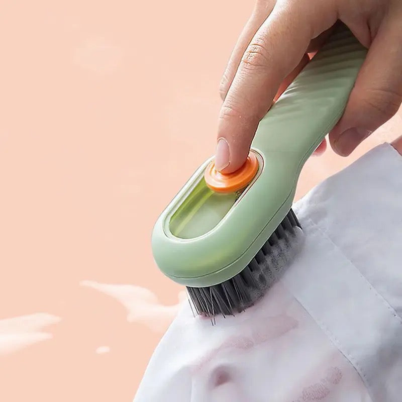 فرشاة بخزان للاحذية والملابس والصحون