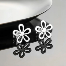 حلق برسينج بتصميم بسيط لزهرة الياسمين مطلي بالفضه