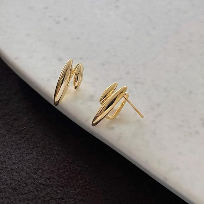 حلق أذن ذهبي مزدوج بتصميم مائل – ستايل مينيمال عصري