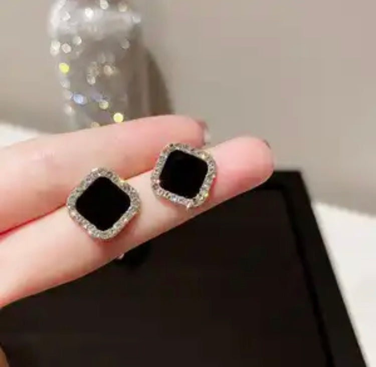 حلق كلاسيك مع فصوص زركون - batcino.com