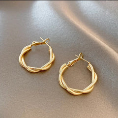 حلق كلاسيك ستانلس بتصميم بسيط ومميز