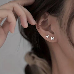 حلق برسينج شكل فراشات بتصميم رقيق ومميز