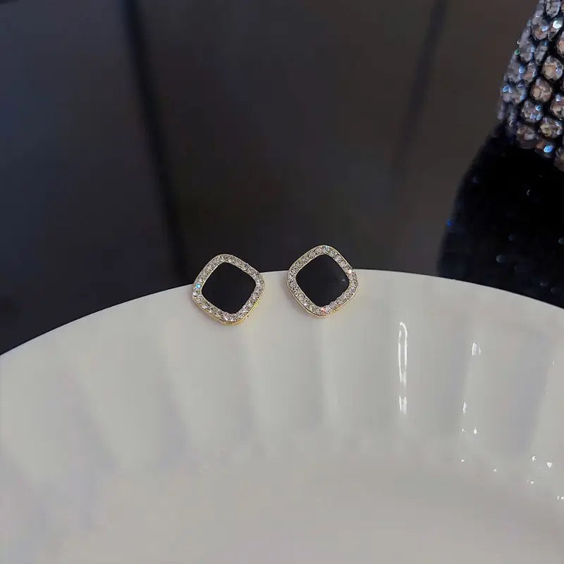 حلق كلاسيك مع فصوص زركون - batcino.com