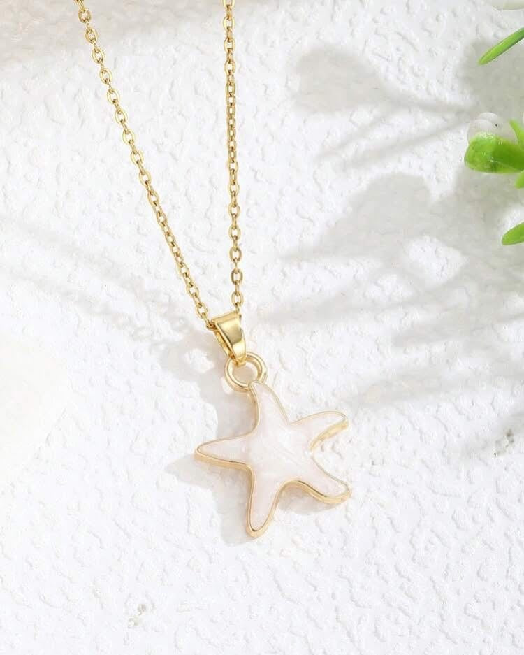 سلسلة نجمة بحر ذهبية بتصميم عصري