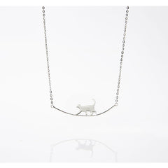 سلسلة قطة بتصميم رقيق