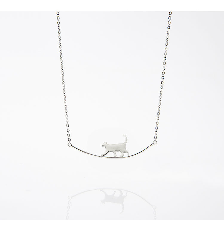 سلسلة قطة بتصميم رقيق