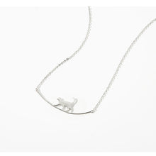 سلسلة قطة بتصميم رقيق