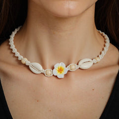 عقد صدفة بحبل ووردة وسط – ستايل بحري مميز