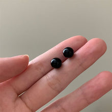 حلق أذن دائري كلاسيك أسود لامع – تصميم بسيط ستايل بيرسينج عصري