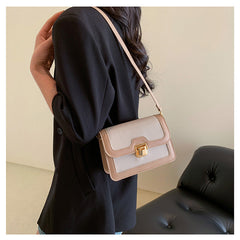 شنطة كروس جلد بتصميم أنيق بقفل ذهبي