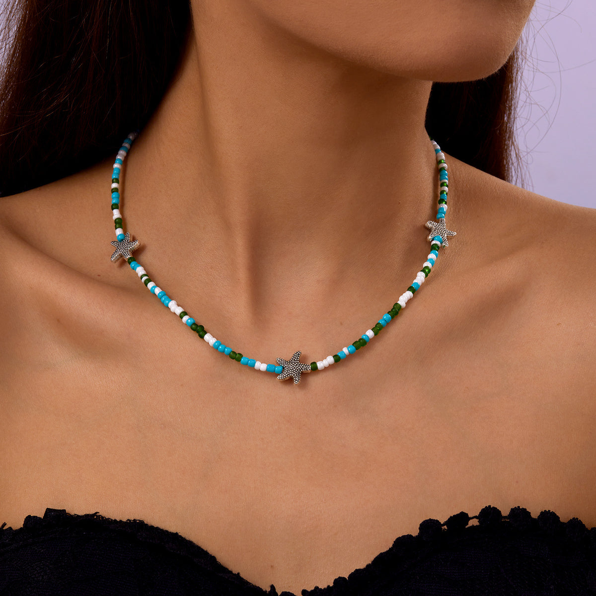 سلسلة خرز أخضر وأزرق وأبيض مع نجوم بحر – لمسة بحرية