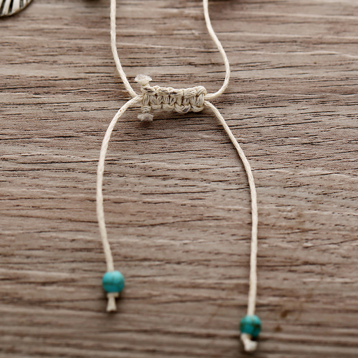 خلخال نسائي صيفي مزين بحلي بحرية وأحجار فيروزية