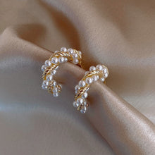 حلق بتصميم دائري مرصع باللؤلؤ – مطلي بماء الذهب