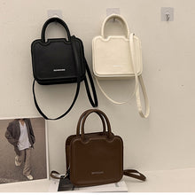 شنطة يد نسائية جلد معالج PA – تصميم أنيق وعصري