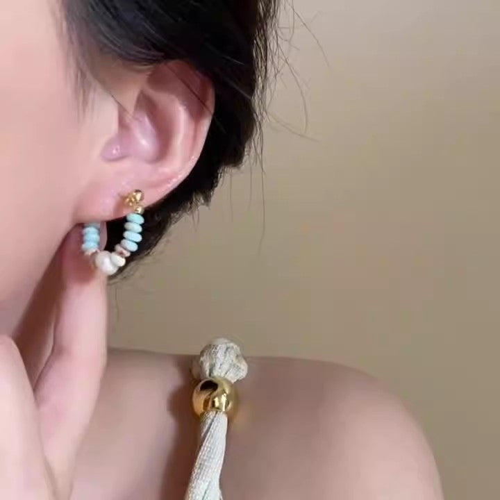 حلق بناتي دائري خرز ملون مع لؤلؤ صناعي