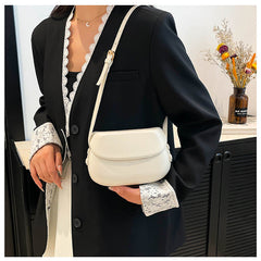 شنطة كروس ميني جلد ناعم بتصميم أنيق وعصري