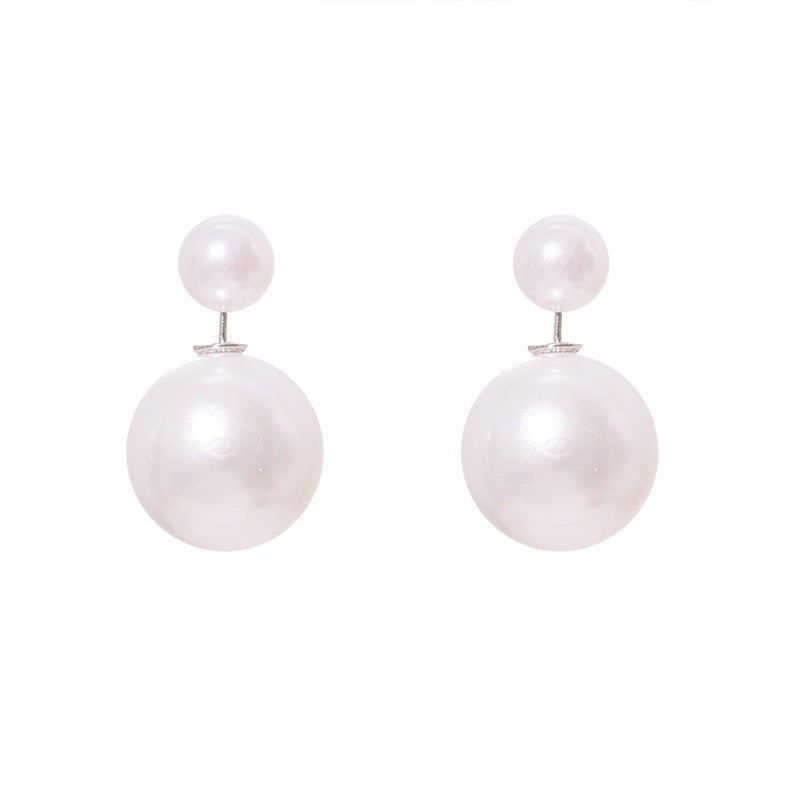 حلق لؤلؤ مزدوج – أناقة كلاسيكية بلمسة عصرية