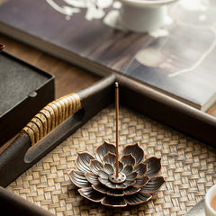 حامل عيدان البخور على شكل ورقة شجرة اللوتس بقاعدة لرماد البخور