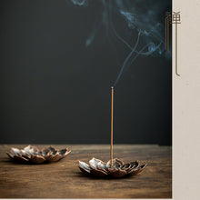 حامل عيدان البخور على شكل ورقة شجرة اللوتس بقاعدة لرماد البخور