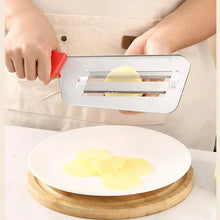 سكينة الكابوتشا والخضار - لون أسود