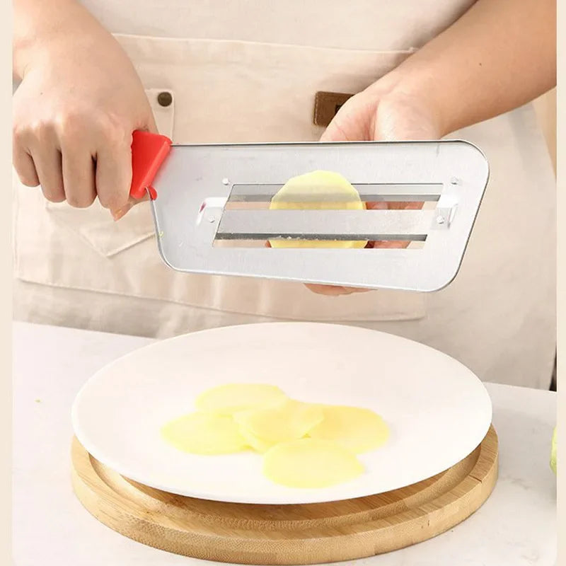 سكينة الكابوتشا والخضار - لون أسود