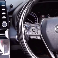 غطاء طارة كربون فايبر فاخر – شكل رياضي وتحكم أقوى لسيارتك