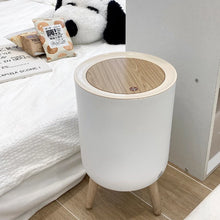 باسكت مهملات بشكل مميز تاتش سوفت لاثاث منزلك مع رجل خشبيه