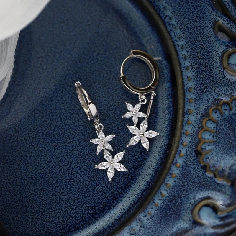 حلق النجوم بتصميم دروب كريستال فضه 925