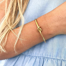 اساور كلاسيك بنصميم راقي ومميز من الاستانلس