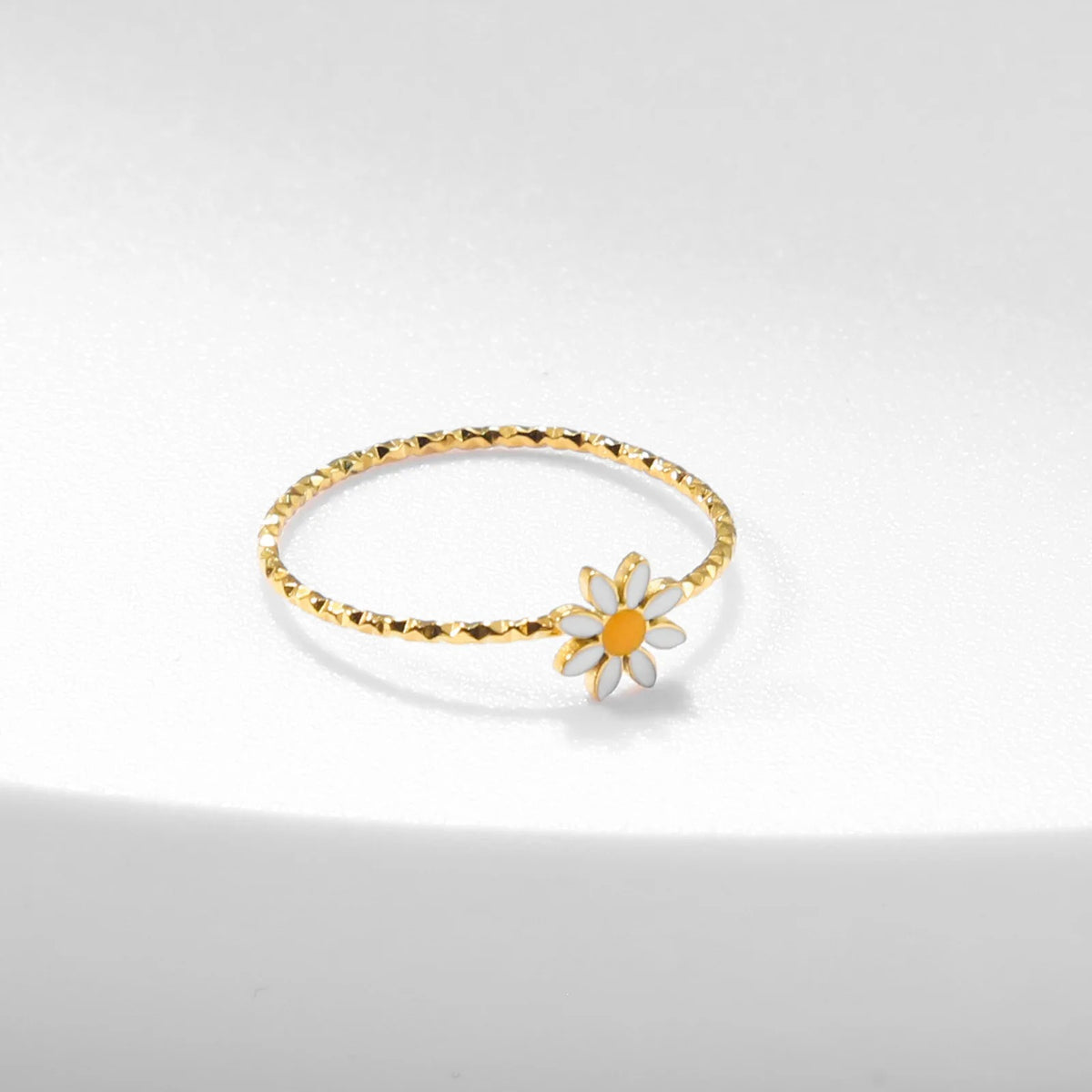 خاتم زهور الياسمين بتصميم رقيق ومميز